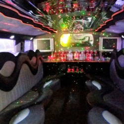 Лимузина HUMMER H1 ALPHA - под наем за абитуриентски бал Лимузина HUMMER H1 ALPHA - под наем за абитуриентски бал